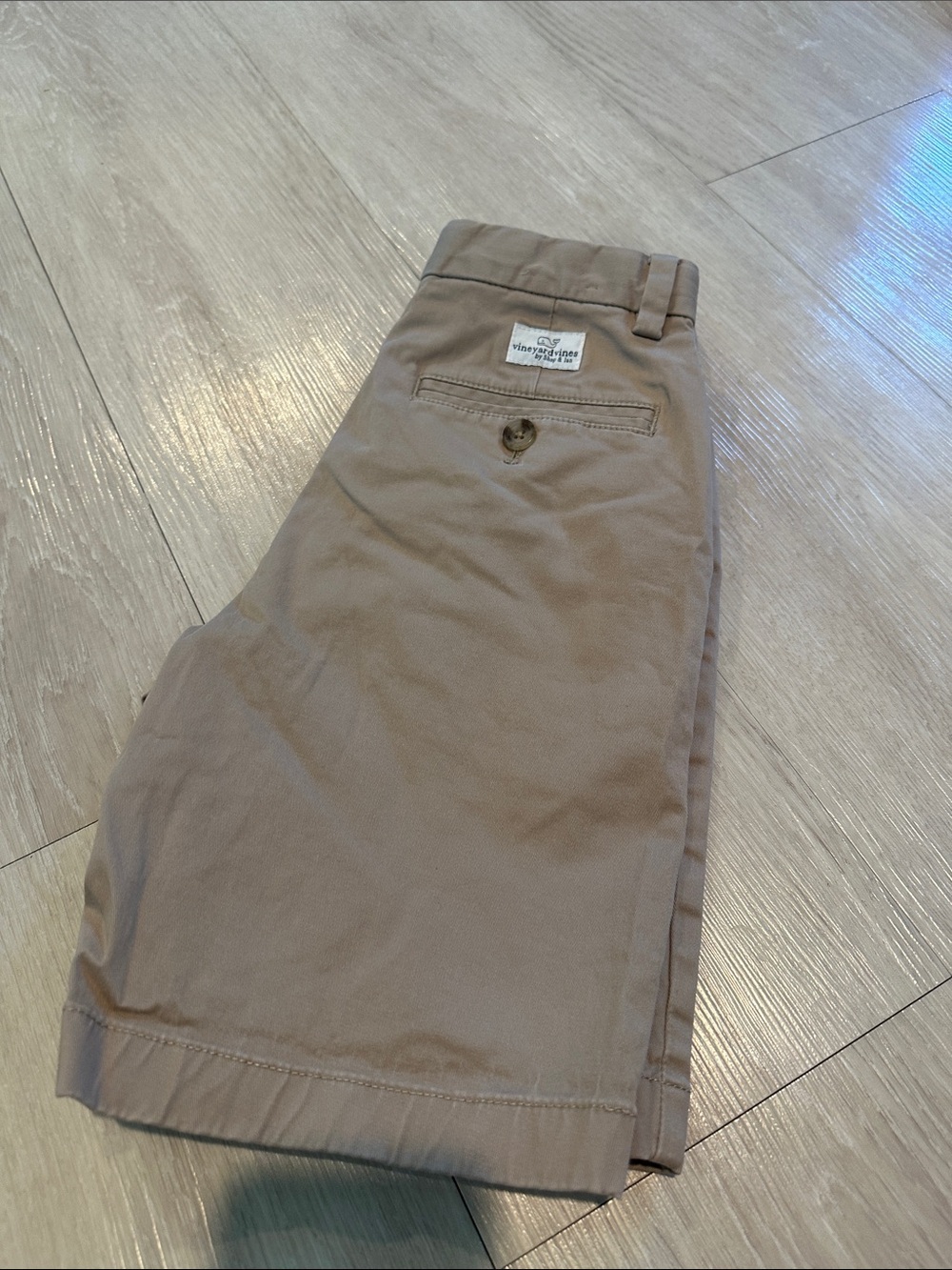 Vineyard Vines boys Chino shorts in Light Tan